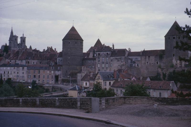 Vue générale de la ville et de l'église