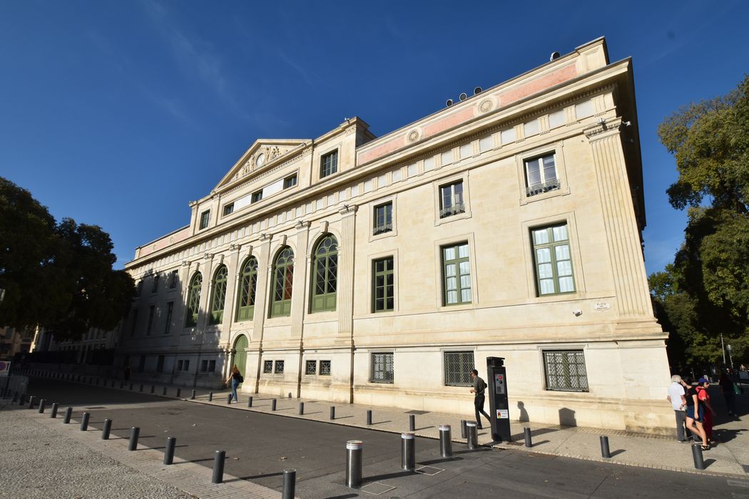 façade sud-ouest sur le boulevard des Arènes