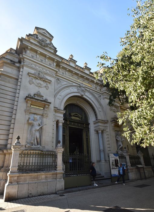 façade sur le boulevard de l’Amiral Courbet