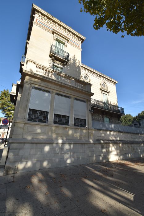 façade sur l’avenue Carnot