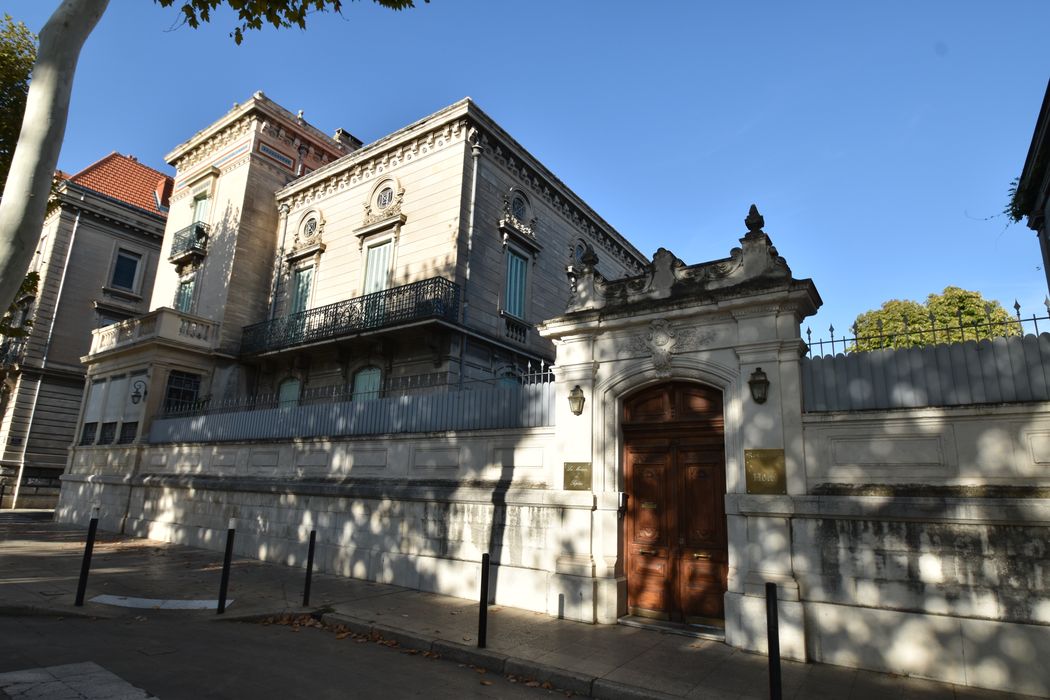 façade sur l’avenue Carnot, vue partielle