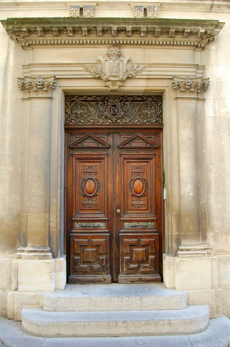 porte d’accès sur rue