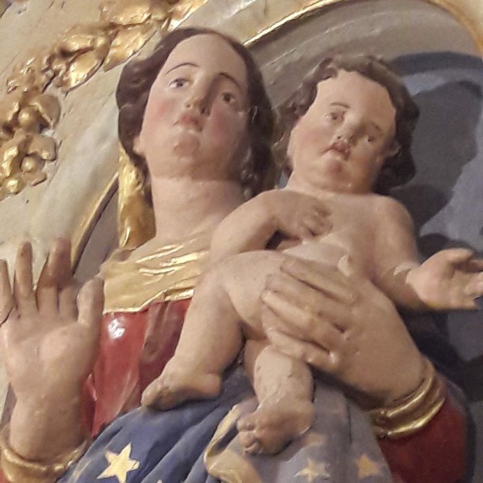 statue : Vierge à l’Enfant, vue partielle