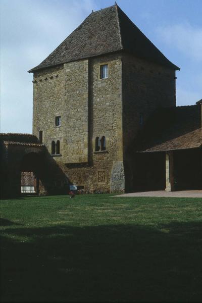 Tour carrée de l'ancien prieuré