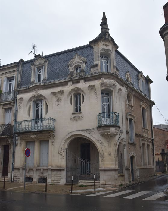 façade ouest sur le boulevard du Président Carnot