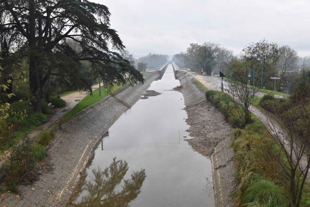 vue générale du canal en direction de l’Ouest