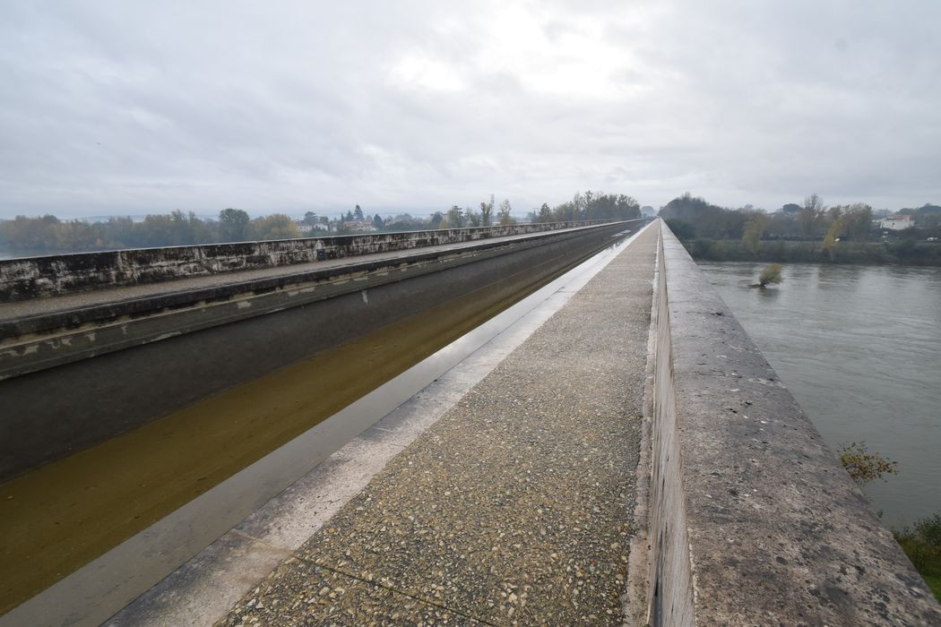 vue générale du canal en direction de l’Ouest