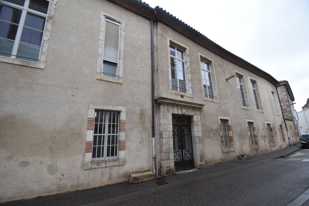 façade est sur la rue Henri Martin