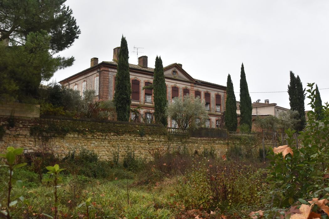 vue partielle de la façade ouest depuis le cours Gambetta