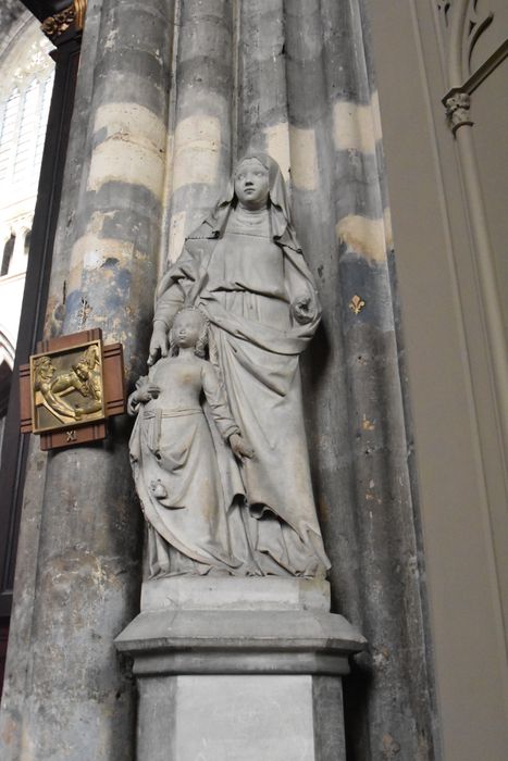 groupe sculpté : Sainte Anne et la Vierge