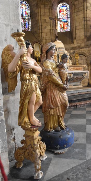 statues : Vierge à l’Enfant, ange porte-flambeau