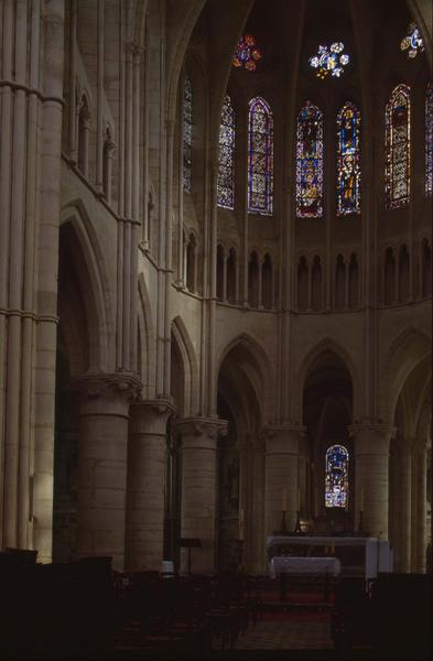 Intérieur de l'église abbatiale : le choeur