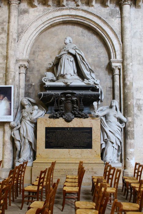 monument funéraire (mausolée) du cardinal Donnet 