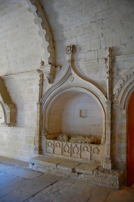 église abbatiale, cloître, enfeu