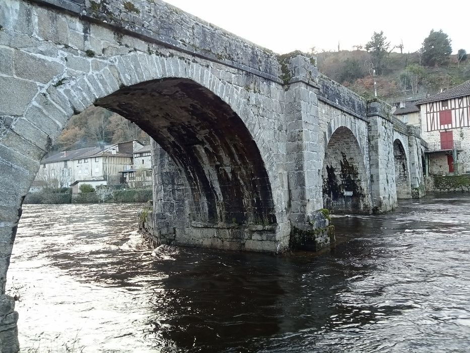 vue générale du pont depuis l’amont