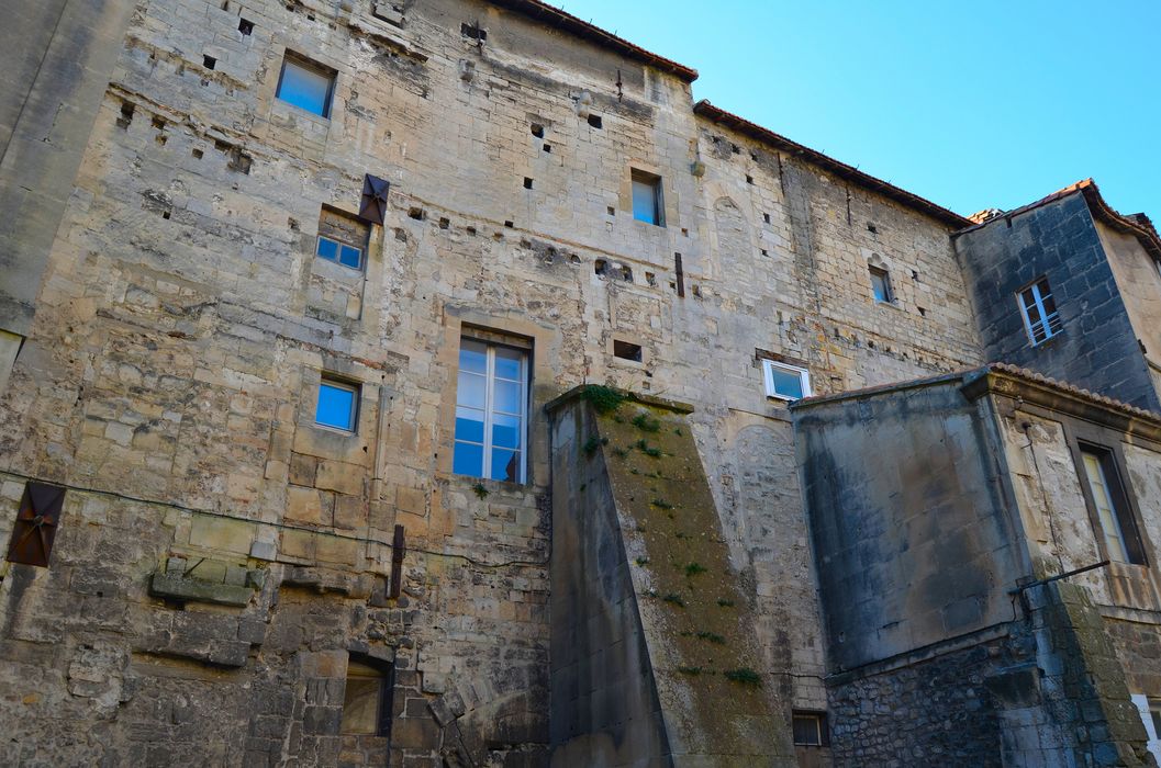 bâtiment sud, façade nord sur la cour intérieure