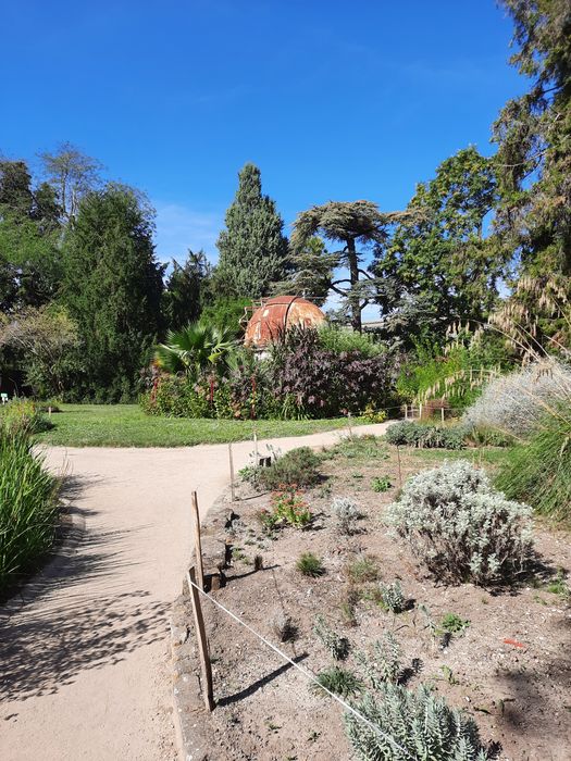 vue partielle du jardin