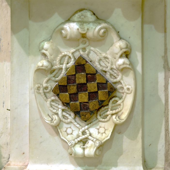 monument funéraire de Pierre Dauvet, détail des armoiries