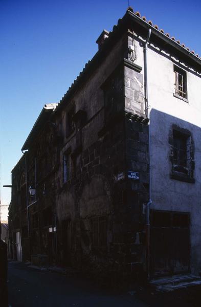 Angle de façades sur la rue