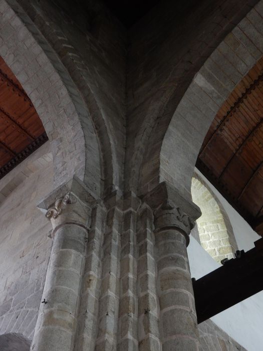 détail d’un pilier de la croisée du transept