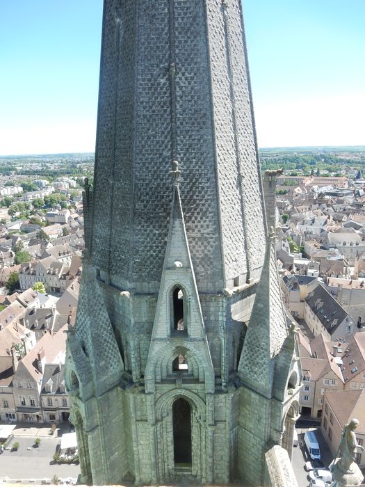 Flèche sud, vue partielle