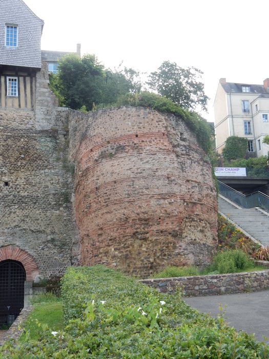 enceinte, tour du Tunnel