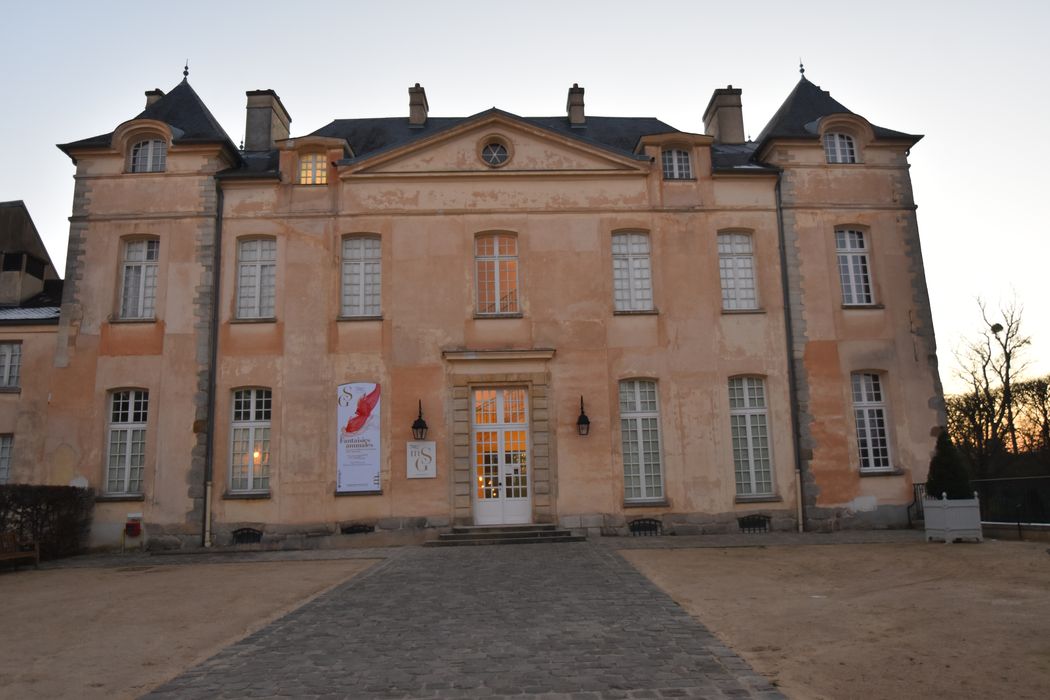 Petit château, façade ouest