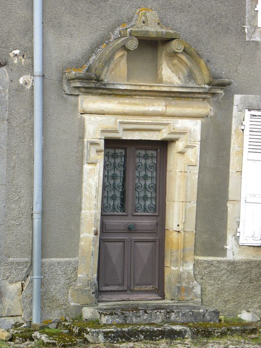 porte d’accès sur rue