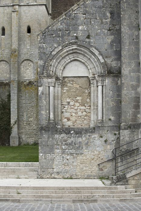 façade ouest, porte papale