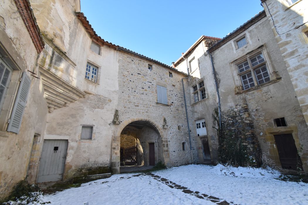 cour intérieure, façades sud et est