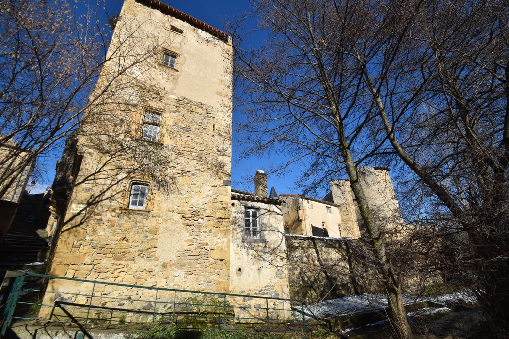 tour d’angle sud-est, élévation sud