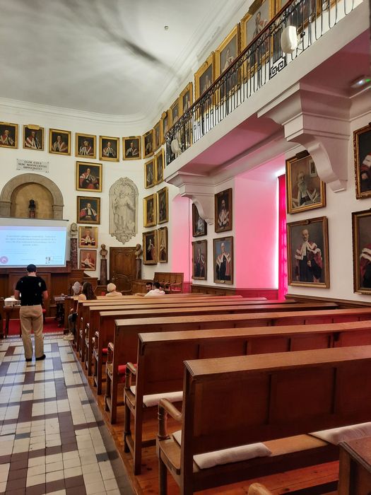 salle du conseil, vue partielle