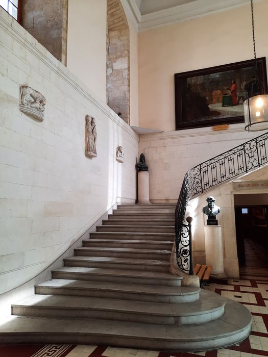 hall d’entrée, escalier monumental