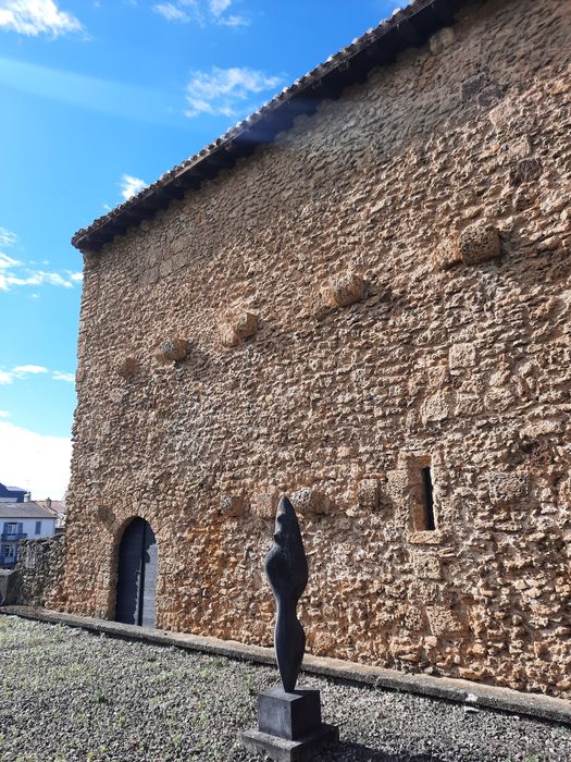 façade latérale est, vue partielle