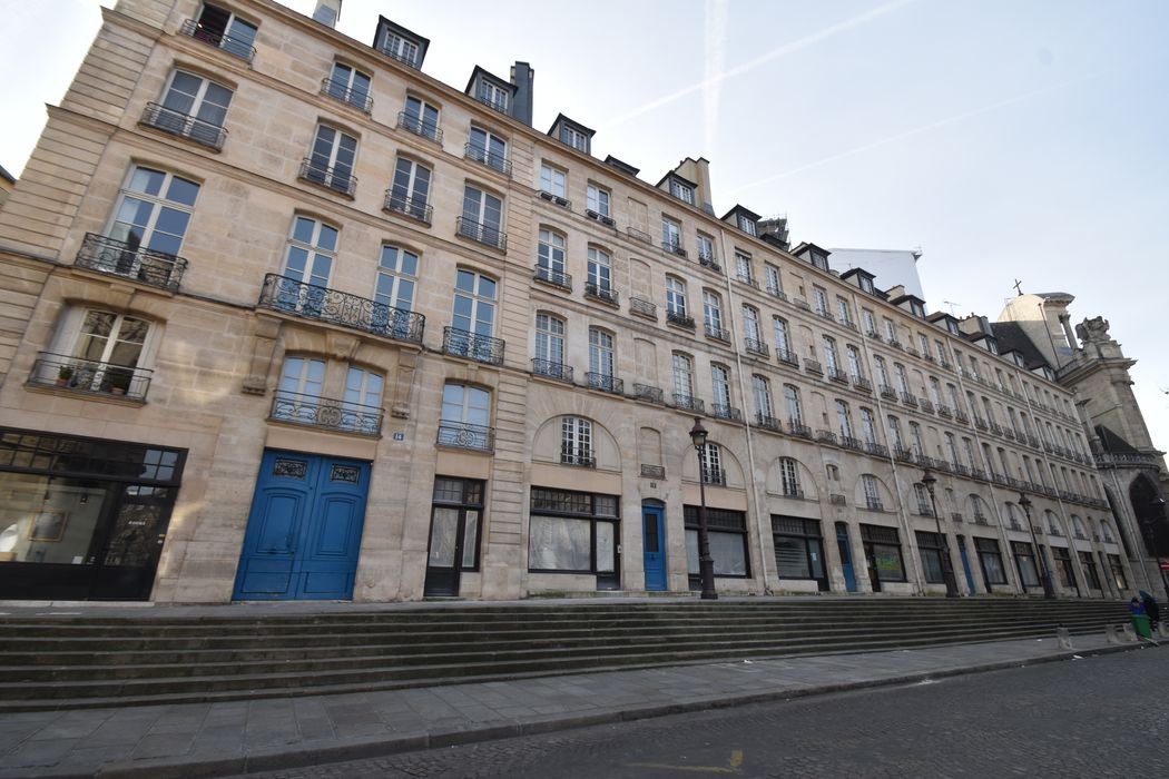 façades sur la rue François Miron