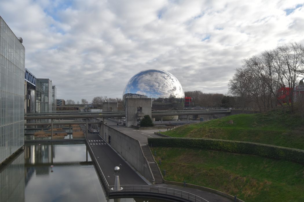 la Géode depuis le Sud-Ouest