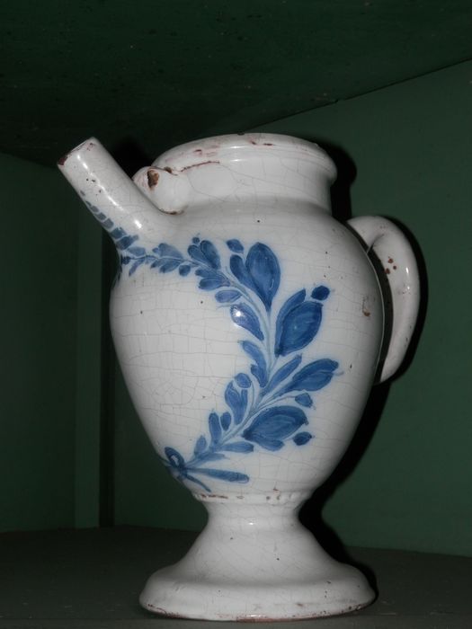 pot à pharmacie (chevrette)