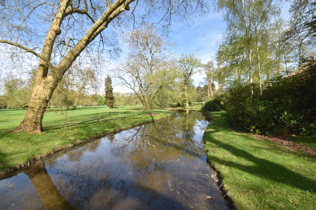 vue partielle du parc à proximité de la Chaumière aux Coquillages