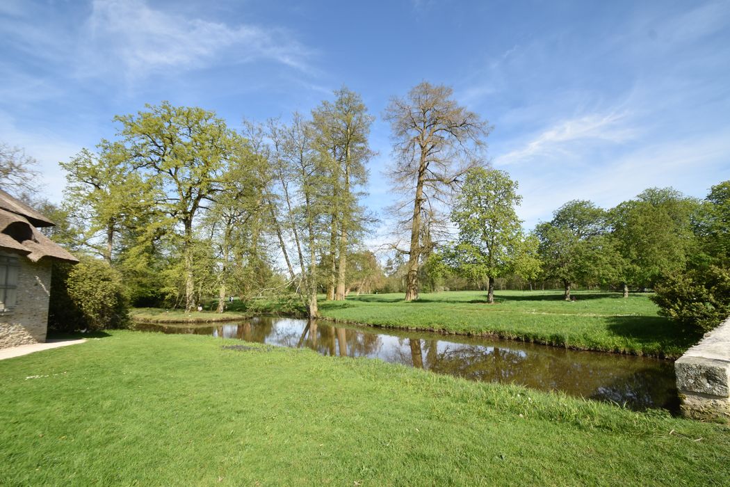 vue partielle du parc à proximité de la Chaumière aux Coquillages