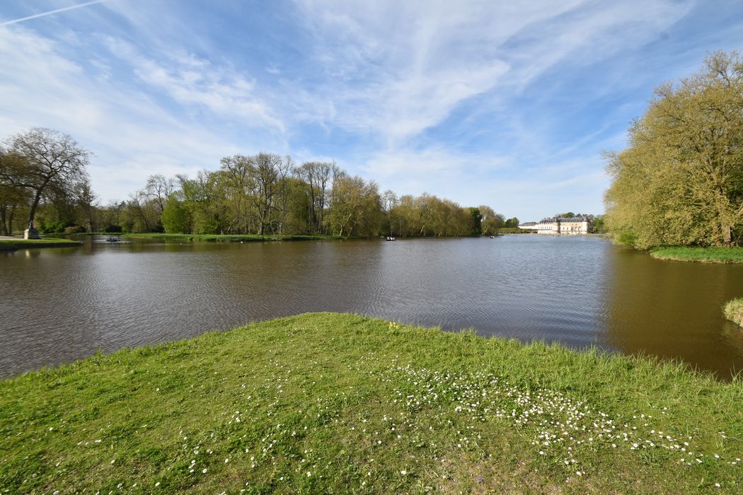 parc, vue générale de la pièce d’eau centrale