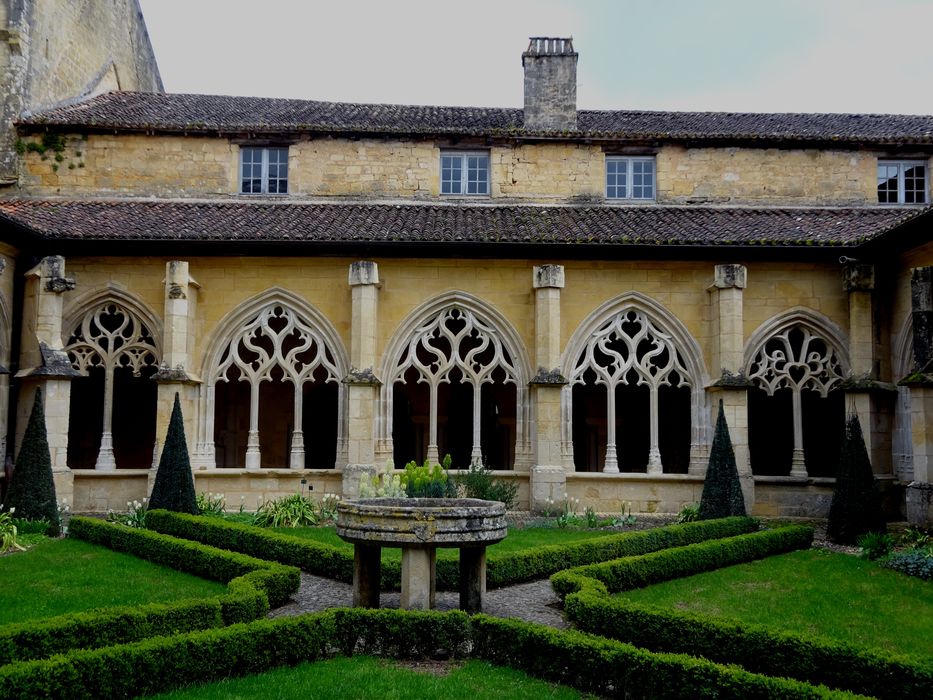 cloître, galerie est