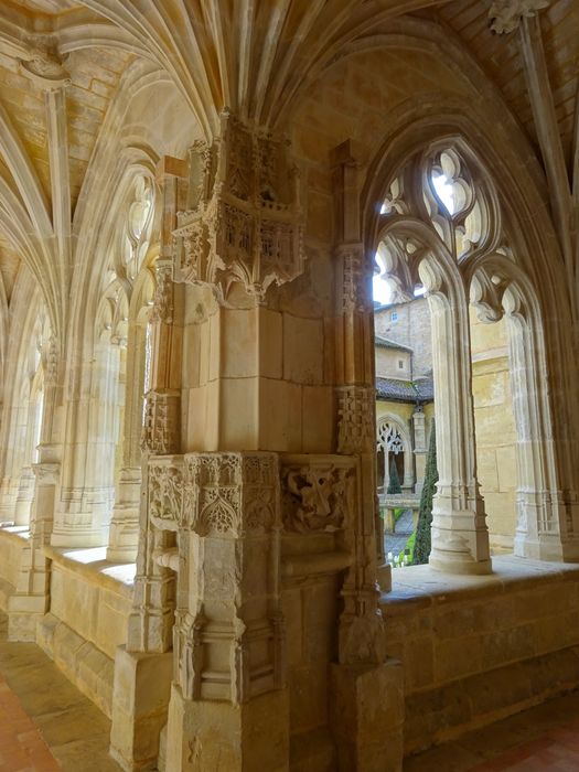 cloître, angle des galeries nord et est