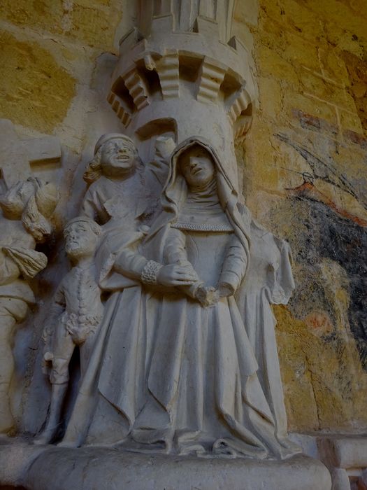 cloître, galerie nord, siège abbatial, détail décoratif