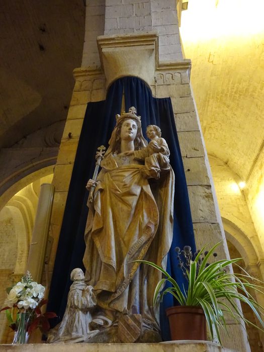 groupe sculpté dit Notre-Dame de Cadouin : Vierge à l'Enfant accompagnée d'un donateur, Pierre de Gaing, abbé de Cadouin - © Ministère de la Culture (France), Médiathèque du patrimoine et de la photographie, diffusion GrandPalaisRmn Photo