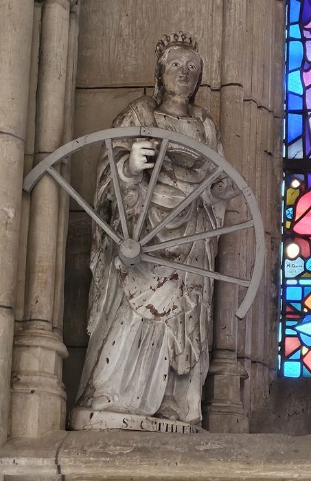 statue : Sainte Catherine