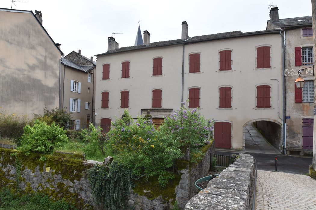 façade sur la rue Saint-Blaise