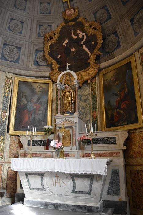 autel à gradins, tabernacle, dais d'autel (baldaquin), lambris de revêtement, tableaux