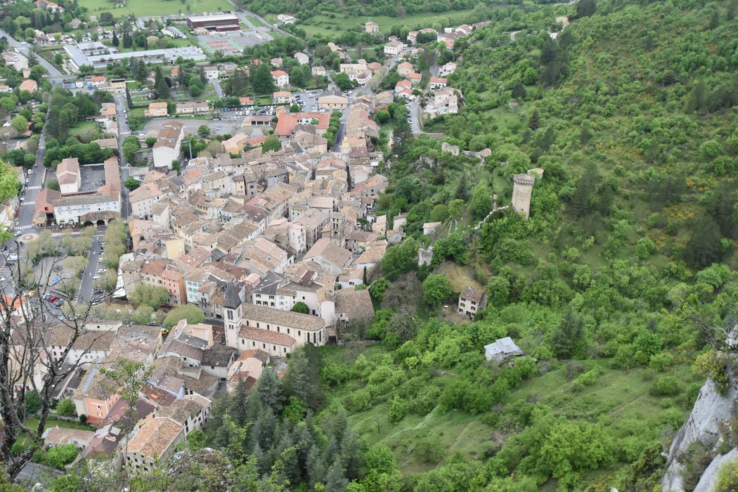 vue générale du bourg depuis la chapelle Notre-Dame du Roc