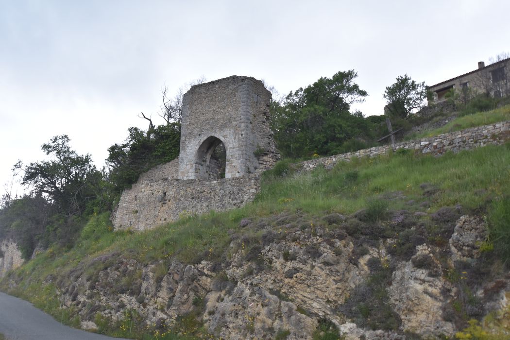 porte située à l’extrémité est, élévation sud, vue partielle