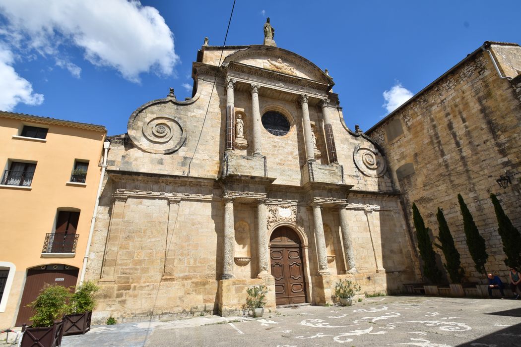 Eglise paroissiale Saint-Sauveur, ancienne abbatiale